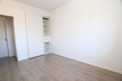 Appartement 4 pices 77 m 2 chambres balcon grenier caves parking  vendre  METZ SABLON 6/12